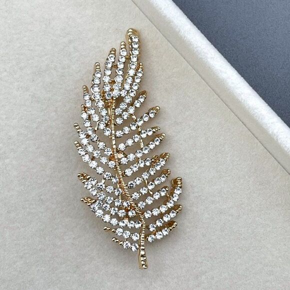 Yellow Gold with White Diamond Crystal Single Leaf Pin Back Brooch - Picture 3 of 9
